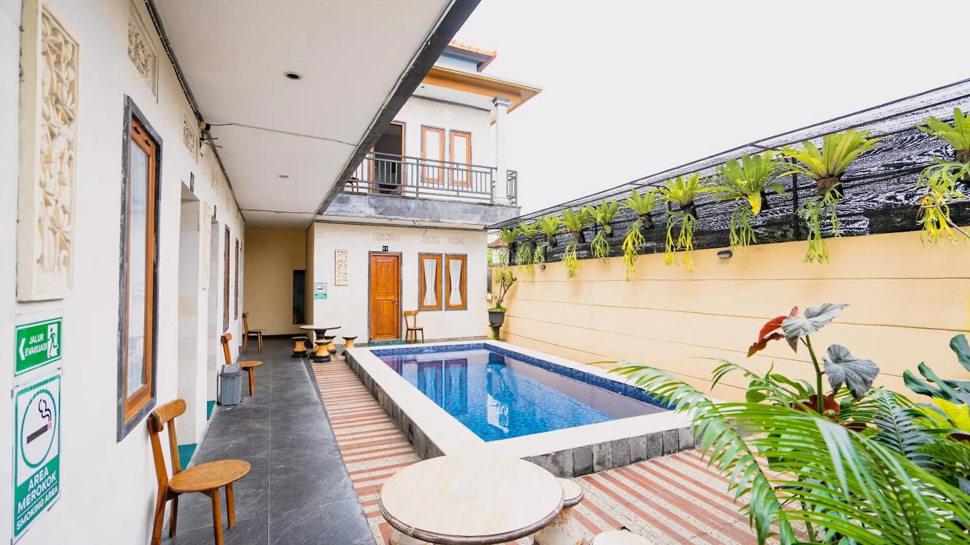 Guesthouse Cempaka Putih Seminyak  Seminyak (Bali)